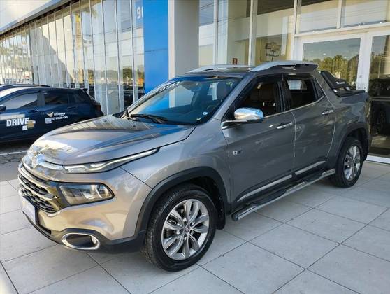 FIAT TORO 2.0 16V TURBO DIESEL RANCH 4WD AT9 FIAT TORO 2.0 16V TURBO DIESEL RANCH 4WD AT9